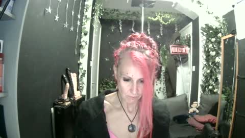 Snapshot of saucysky chatting on June 2026 08:33:02 PM SaucySky online show from June 2026 08:33:02 PM