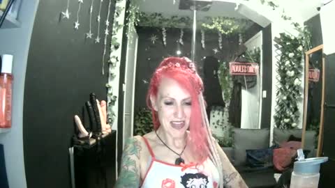 Snapshot of saucysky chatting on June 2026 08:28:01 PM SaucySky online show from June 2026 08:28:01 PM
