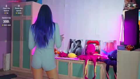 Ariel online show from December 2025 04:29:02 AM