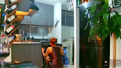   Dela  online show from October 2025 11:31:02 PM