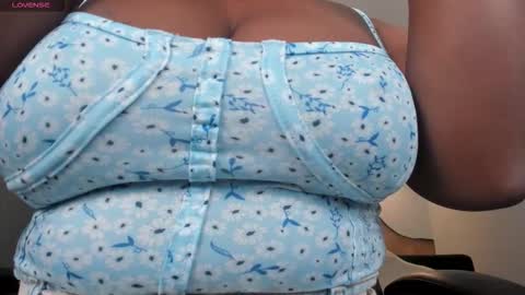 S a v a n n a h  online show from October 2025 12:13:02 PM