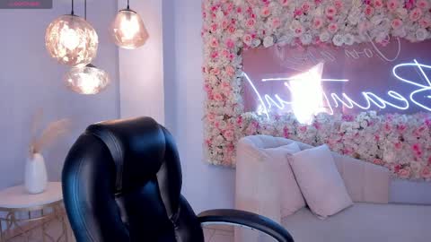 S a v a n n a h  online show from April 2026 12:14:01 PM