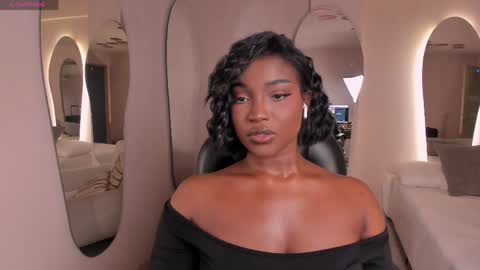 S a v a n n a h  online show from April 2026 07:49:02 PM