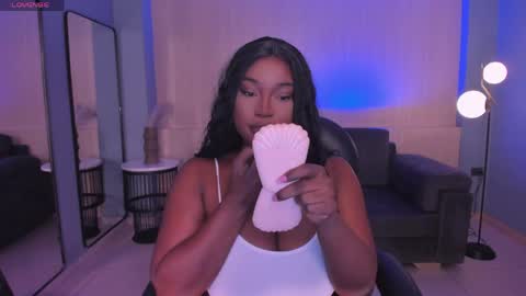 Snapshot of savannahstorm_ chatting on May 2026 11:15:01 AM S a v a n n a h online show from May 2026 11:15:01 AM