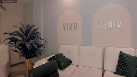 Snapshot of savannahstorm_ chatting on June 2026 12:33:02 PM S a v a n n a h online show from June 2026 12:33:02 PM