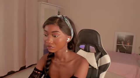 Savannahwildee online show from December 2024 07:43:02 PM