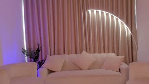 Savannahwildee online show from September 2025 11:42:01 AM