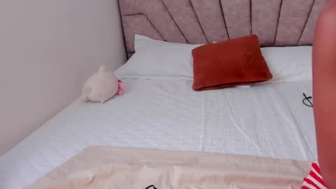 Savannahwildee online show from November 2025 01:01:02 PM