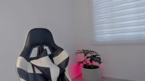 Snapshot of savannahwildee chatting on July 2026 12:20:02 PM Savannahwildee online show from July 2026 12:20:02 PM