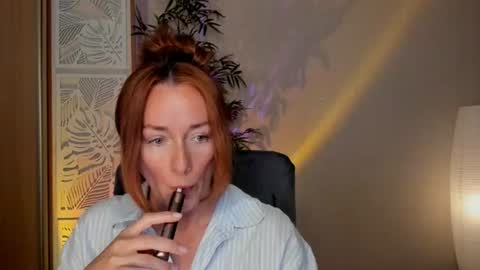 Snapshot of save_the_qween chatting on June 2026 02:54:02 PM save the qween online show from June 2026 02:54:02 PM