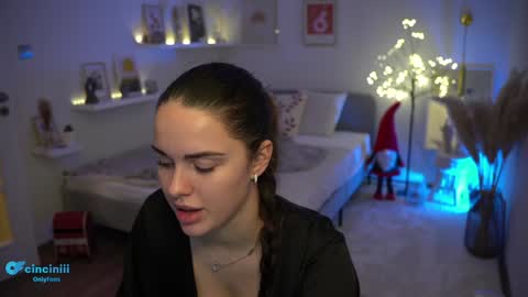 Snapshot of savvage_play chatting on December 2024 11:45:02 PM Naomi online show from December 2024 11:45:02 PM