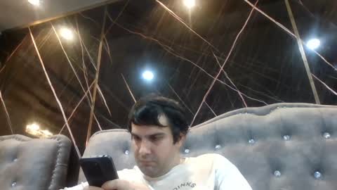 Snapshot of sawasdee04 chatting on April 2026 08:34:01 AM petperson04 online show from April 2026 08:34:01 AM