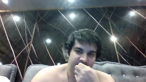 Snapshot of sawasdee04 chatting on April 2026 11:24:01 AM petperson04 online show from April 2026 11:24:01 AM