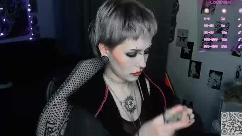 pronoun she. name Mary. age 21. online show from April 2026 07:53:01 PM