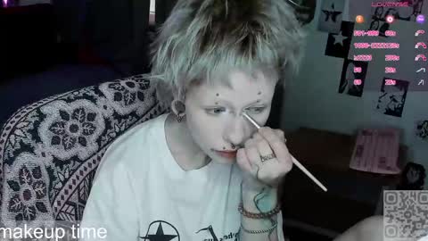 Snapshot of say_mary chatting on May 2026 05:30:02 PM pronoun she. name Mary. age 21. online show from May 2026 05:30:02 PM