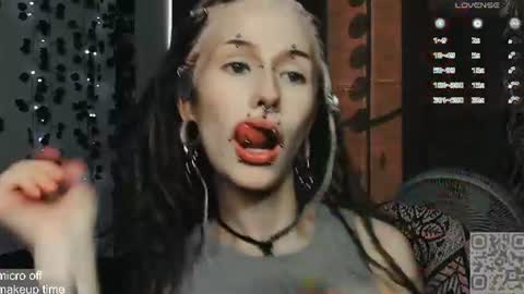 pronoun she. name Mary. age 21. online show from July 2026 02:13:02 PM
