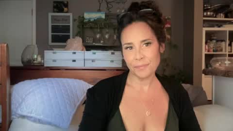 Good Girls Say Please...and Thank You online show from July 2026 05:41:01 PM