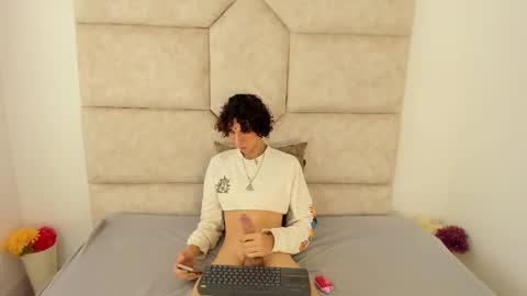 scaarlett_22 online show from October 2025 05:32:02 PM