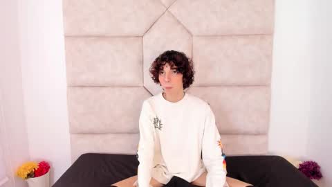 scaarlett_22 online show from October 2025 07:24:01 PM