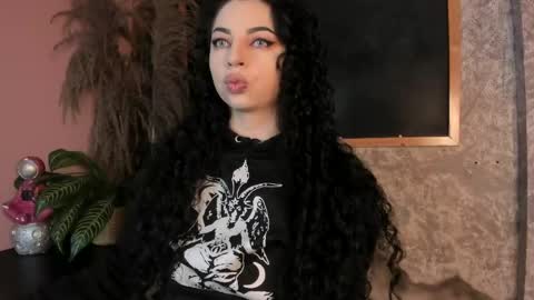 SCARLATTA DESIRE online show from May 2026 03:25:02 AM