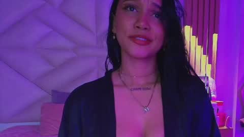 Snapshot of scarleett_ebony chatting on April 2026 07:27:01 PM scarleett_ebony online show from April 2026 07:27:01 PM