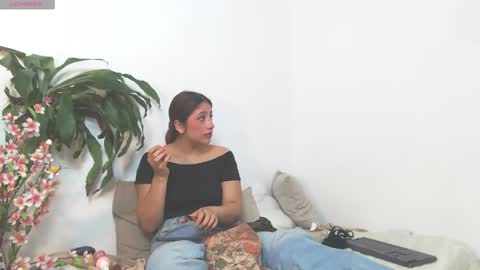 scarlet_100 online show from April 2026 02:56:01 AM