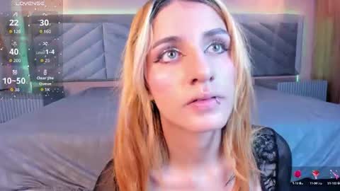 Snapshot of scarlet__rossi chatting on July 2026 03:13:01 AM scarlet__rossi online show from July 2026 03:13:01 AM