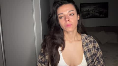 Sophie online show from June 2026 07:03:02 AM