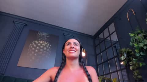 Snapshot of scarlet_edwars chatting on January 2025 10:39:01 PM Scarlet Edwars online show from January 2025 10:39:01 PM