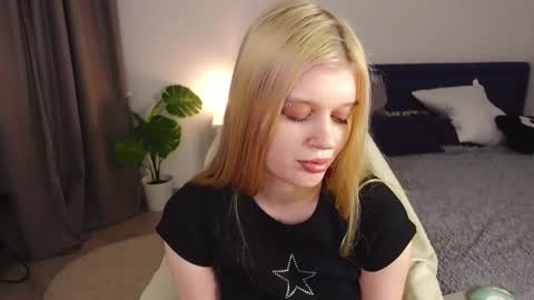 Snapshot of scarlet_enchantress chatting on November 2025 06:27:01 AM scarlet_enchantress online show from November 2025 06:27:01 AM