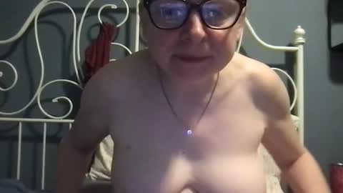 Snapshot of scarlet_envyy chatting on September 2025 10:59:02 AM scarlet_envyy online show from September 2025 10:59:02 AM