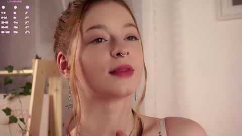 Snapshot of scarlet_fever10 chatting on November 2025 01:32:02 PM scarlet_fever10 online show from November 2025 01:32:02 PM