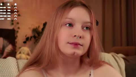 Snapshot of scarlet_fever10 chatting on May 2026 04:24:02 PM scarlet_fever10 online show from May 2026 04:24:02 PM