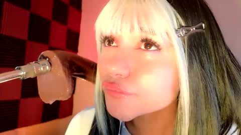 scarlet_gold online show from October 2025 03:29:01 AM