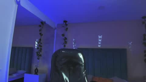 Snapshot of scarlet_pielcanela chatting on April 2026 08:31:01 PM Scarlet online show from April 2026 08:31:01 PM