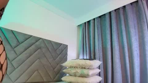 Snapshot of scarlet_queen7 chatting on April 2026 06:47:01 PM scarlet_queen7 online show from April 2026 06:47:01 PM