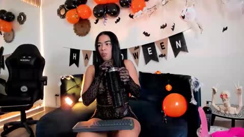 Snapshot of scarlet_summer_25 chatting on October 2025 12:14:02 PM scarlet_summer_25 online show from October 2025 12:14:02 PM