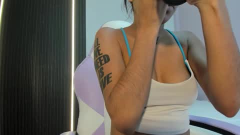 scarlet_vixen_ online show from February 2026 12:48:02 PM