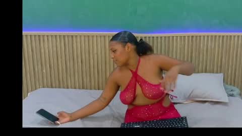 Snapshot of scarlet_xx chatting on May 2026 07:42:02 PM scarlet_xx online show from May 2026 07:42:02 PM
