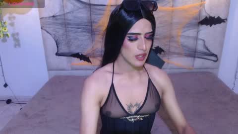 scarlet and roxane online show from October 2025 08:48:01 AM