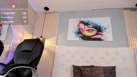 Scarlet online show from September 2025 09:20:01 PM