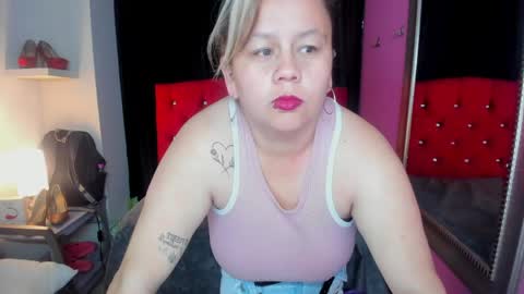 Snapshot of scarletbigtitties chatting on May 2026 11:39:01 AM ScarletBigTitties online show from May 2026 11:39:01 AM