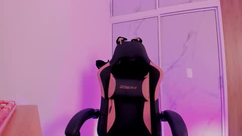 Scarlet online show from April 2026 12:50:02 PM