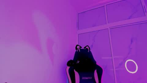 Snapshot of scarletblaze_ chatting on May 2026 11:48:02 AM Scarlet online show from May 2026 11:48:02 AM