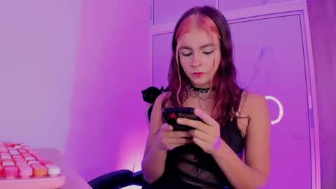 Snapshot of scarletblaze_ chatting on May 2026 09:11:02 PM Scarlet online show from May 2026 09:11:02 PM