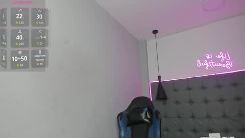 Snapshot of scarletcherry18 chatting on April 2026 02:47:02 AM scarlet online show from April 2026 02:47:02 AM