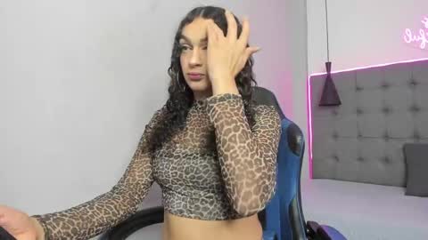 Snapshot of scarletcherry18 chatting on May 2026 04:07:02 AM scarlet online show from May 2026 04:07:02 AM