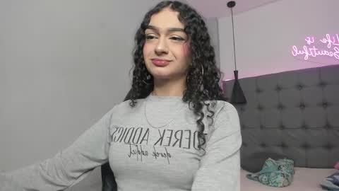Snapshot of scarletcherry18 chatting on May 2026 03:56:02 AM scarlet online show from May 2026 03:56:02 AM