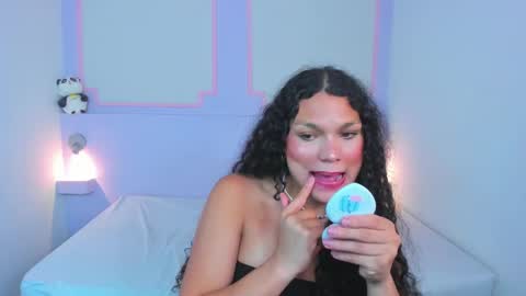 Scarlet Dream online show from March 2025 02:06:02 AM