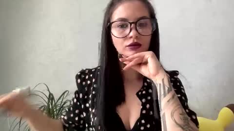 scarletpetal online show from January 2025 06:20:02 AM